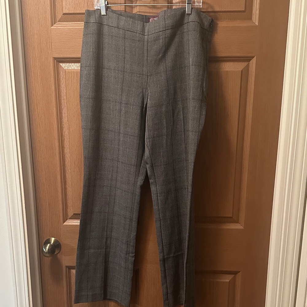 Roz & Ali Gray Plaid Tailored Pants